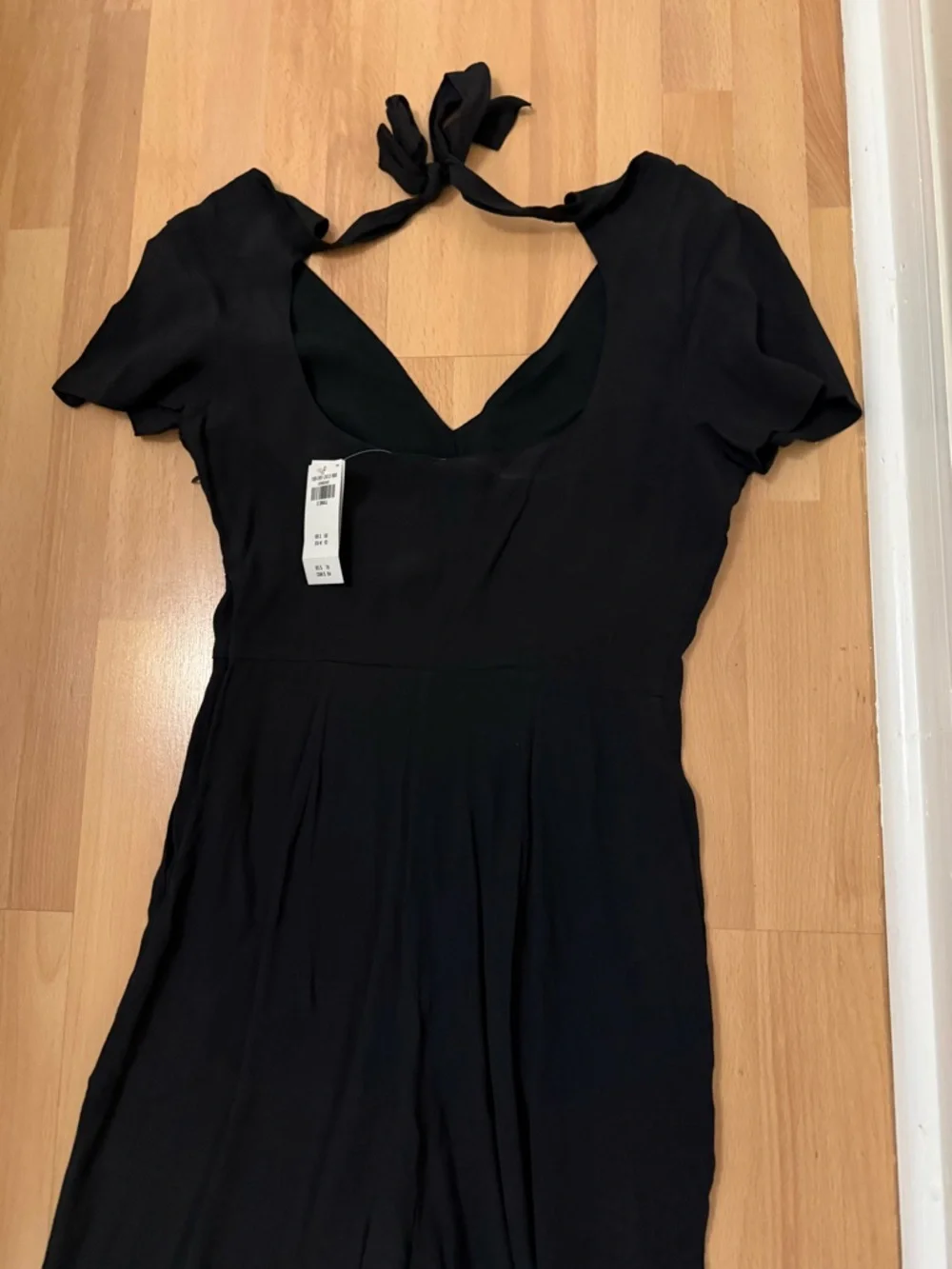 Abercrombie & Fitch NWT black tie back cutout jumpsuit - Picture 1 of 3